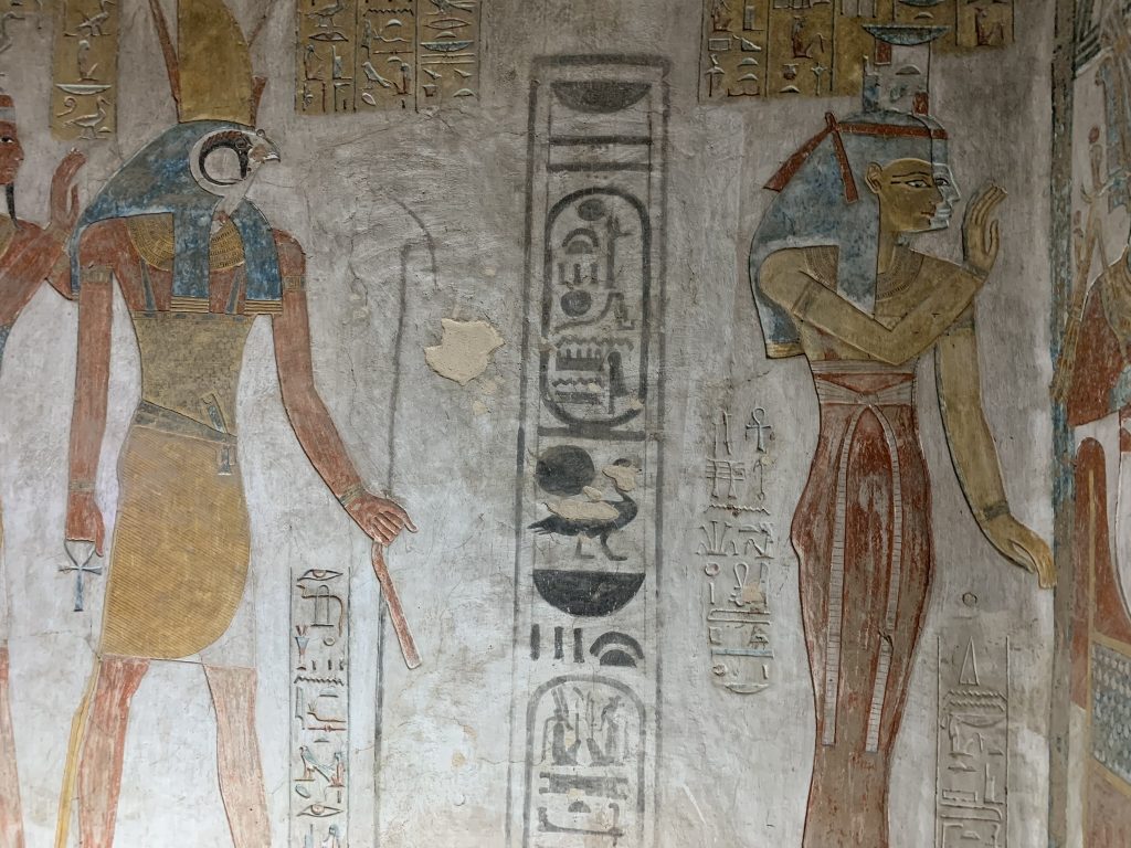 Hiéroglyphes en Égypte à Louxor